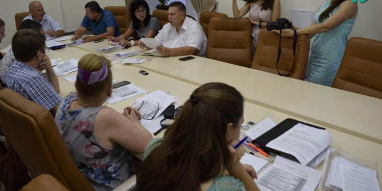 Бюджетная комиссия попросила Департамент ЖКХ срочно вынести на исполком перераспределение средств, где есть деньги на индивидуальные счетчики для «Гуртожитка»