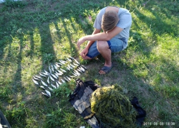 И сети, полные кефали: на Тилигульском лимане Николаевский рыбоохранный патруль поймал 18-летнего рыбачка с уловом