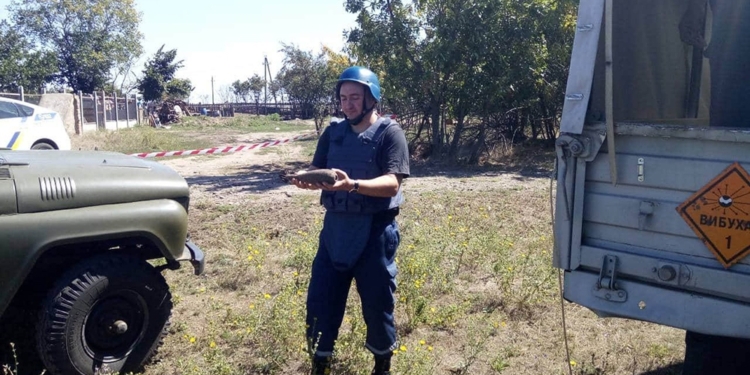 На херсонском шоссе в Николаеве нашли старую минометную мину
