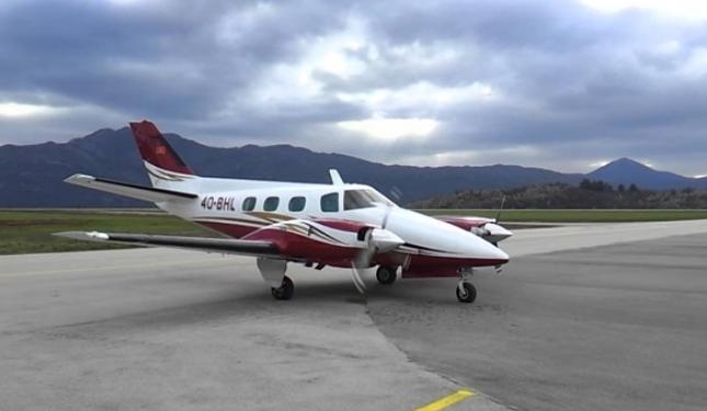 В США на территорию базы ВВС упал гражданский самолет – есть погибшие