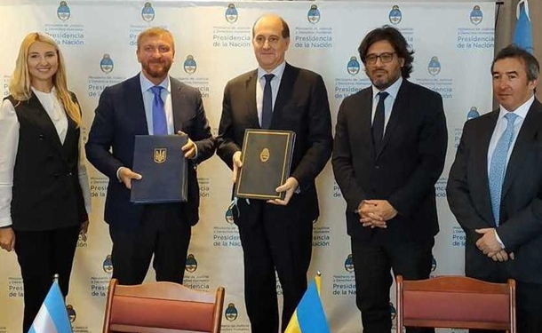 Украина и Аргентина договорились о передаче осужденных