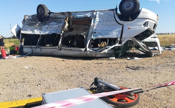 В Запорожской области КамАЗ врезался в маршрутку – 6 погибших, в том числе 5 детей