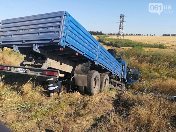 В Запорожской области КамАЗ врезался в маршрутку - 6 погибших, в том числе 5 детей 16