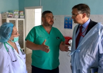 Посол Канады посетил в больнице Гандзюк