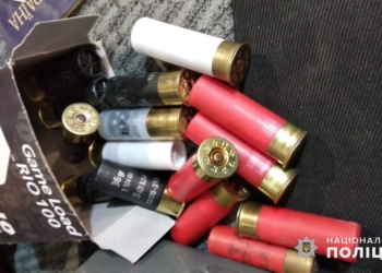 На Николаевщине полиция со спецназом штурмом брали дом супругов-наркоторговцев