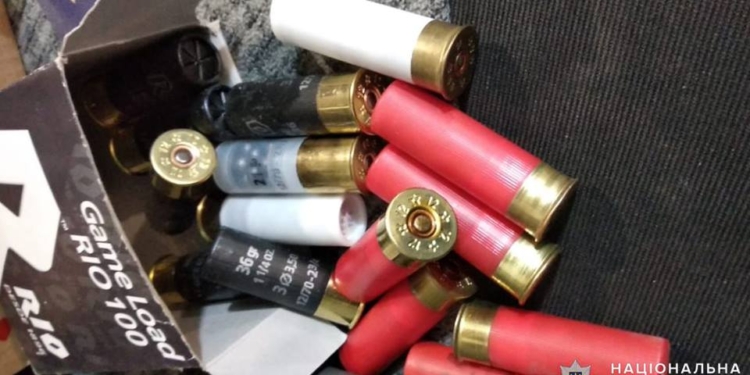 На Николаевщине полиция со спецназом штурмом брали дом супругов-наркоторговцев