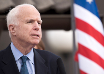 Трамп не посетит церемонию прощания с Маккейном