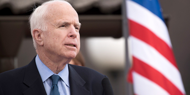 Трамп не посетит церемонию прощания с Маккейном