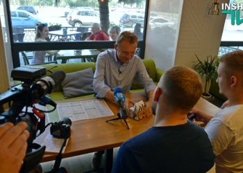 В Николаев приехал Садовой и расхвалил Сенкевича: Дороги ровнее, улицы светлее