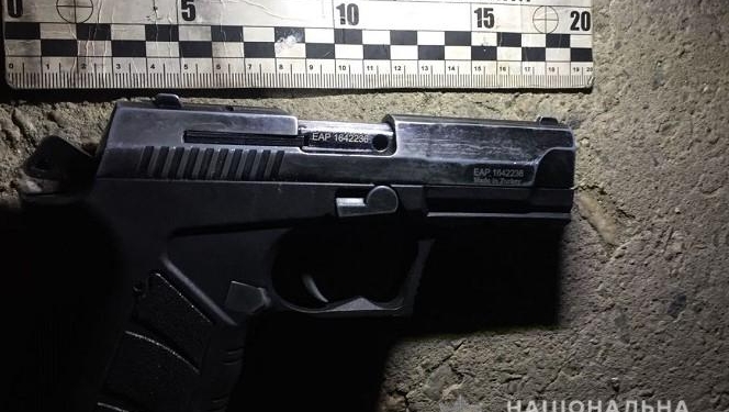 Простенько и со вкусом: на Николаевщине 20-летний псевдополицейский с двумя подельниками-военнослужащими сшибали взятки с водителей