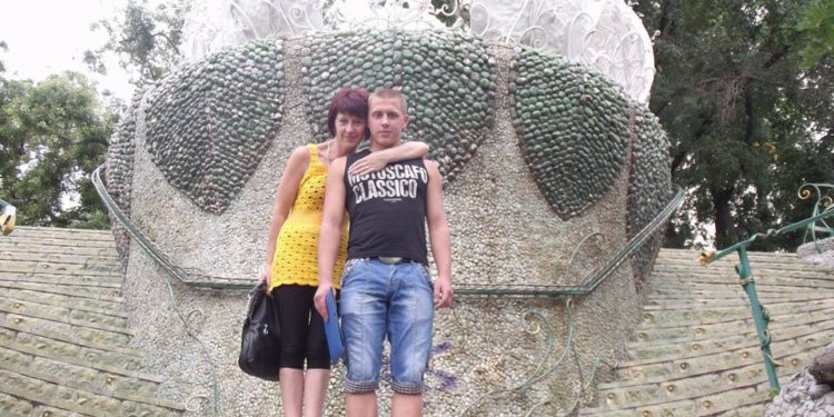 Матери погибших николаевских десантников собрали деньги на установку в Киеве интерактивного терминала