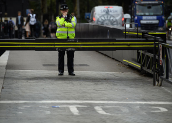 В Лондоне возле метро произошла стрельба: трое человек серьезно ранены