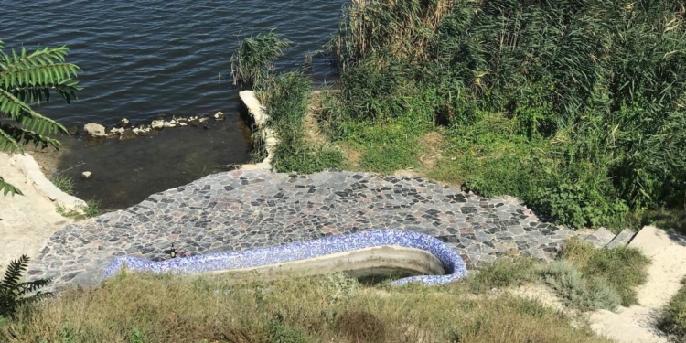 Власти Николаева потребовали от застройщика снести забор в Соляных, мешающий пройти к берегу