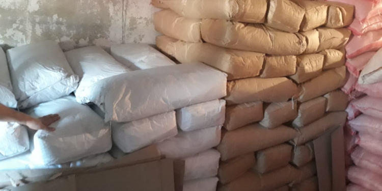 Крупный улов. У наркомафии конфисковали 300 тонн мака. Задержаны полицейские