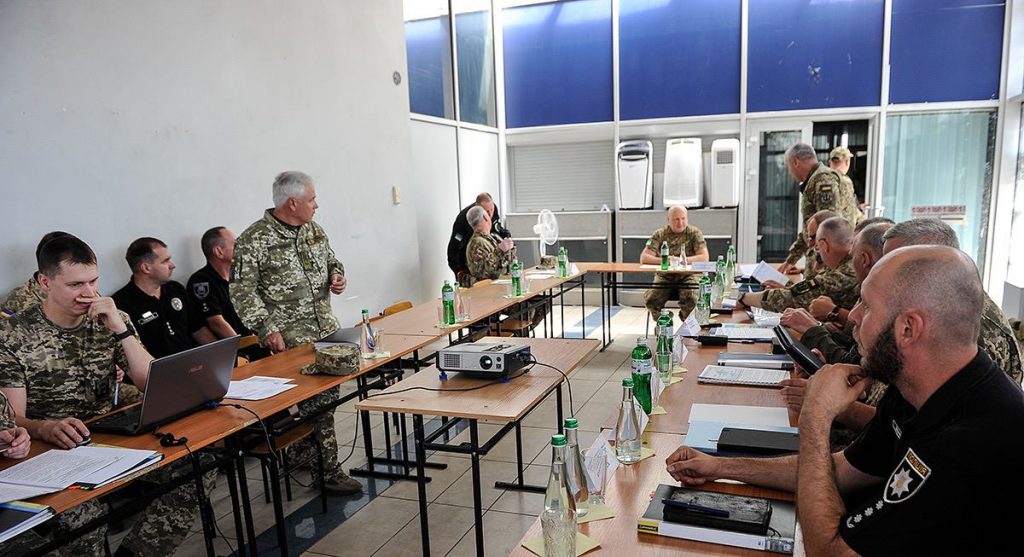 СНБО готовит повышение зарплат украинским военным 1