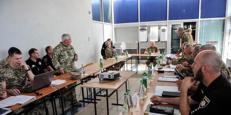 СНБО готовит повышение зарплат украинским военным