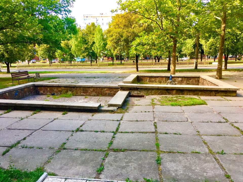 Николаевский фонтан с изящными «лебедями» отреставрируют 7