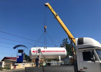 «Процесс пошел!» В Николаеве демонтировали незаконную газовую заправку