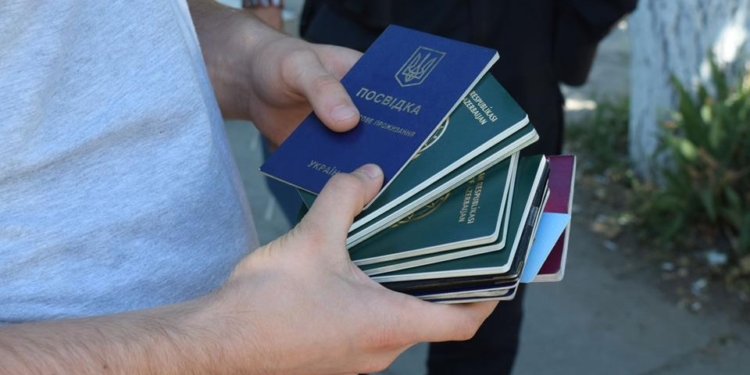 К нам тоже едут зарабитчане: полиция вновь задержала в Коблево 16 нелегальных мигрантов