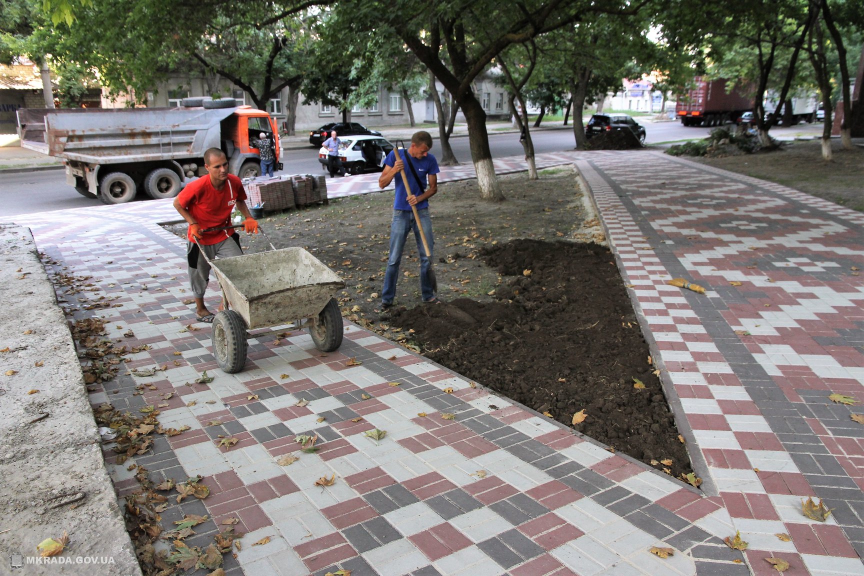 Сенкевич объявил о начале реконструкции городских скверов и зеленых зон
