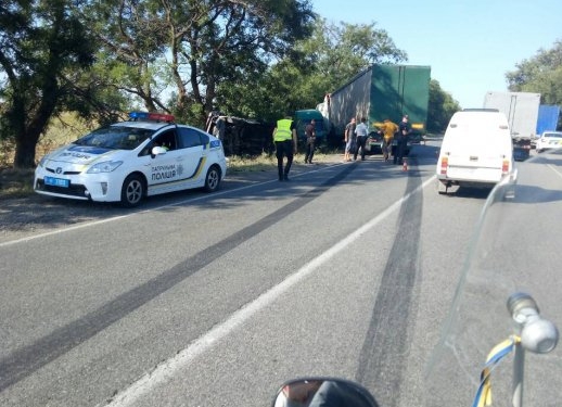 Под Николаевом столкнулись 4 автомобиля: три оказались в кювете, пострадал один человек