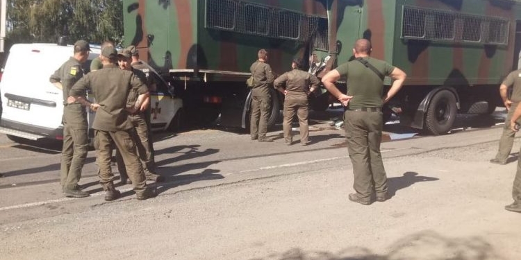 Колонна Нацгвардии из Одессы попала в ДТП по дороге в Киев