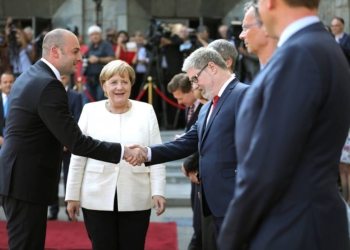 Меркель потребовала вывода российских войск из Грузии: “Происходящее в стране несправедливо, и Путин знает мою позицию”