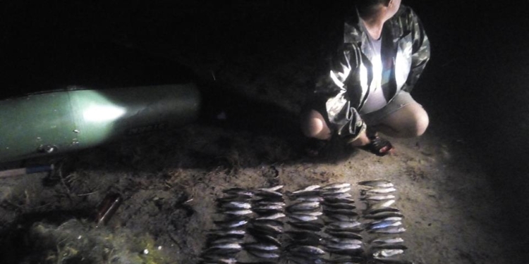 Снова кефаль, снова Тилигульский лиман. Николаевский рыбоохранный патруль поймал очередных браконьеров – взрослого и юношу