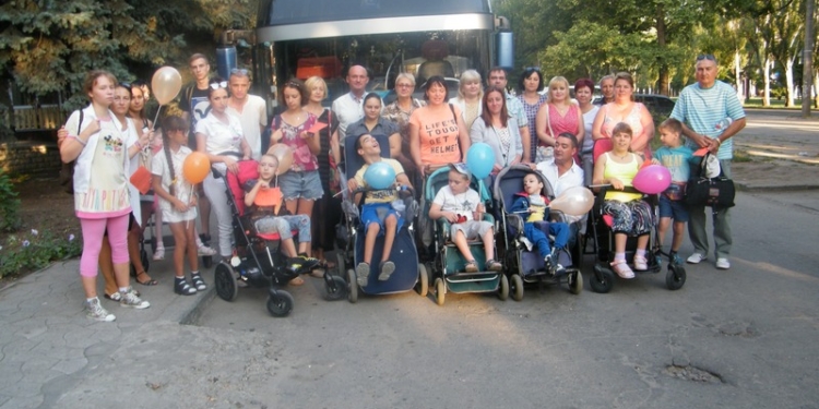 Впервые за средства городского бюджета Николаева на оздоровление отправились 10 детей с инвалидностью в сопровождении родителей