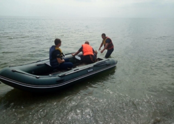 В Морском в 200 м от берега обнаружили тело женщины