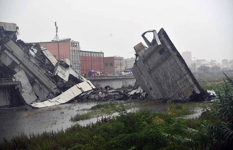 В Генуе рухнул автомобильный мост. Много погибших 7