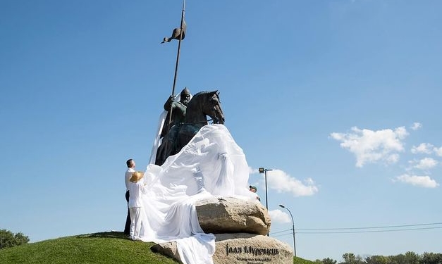 В Киеве открыли памятник богатырю Илье Муромцу