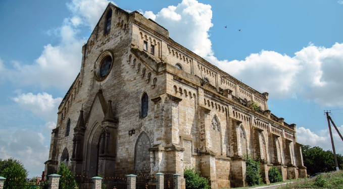 Разрушается храм Святого Петра и Павла на Николаевщине – за помощью в реставрации обращались даже в Германию