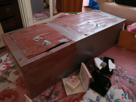 Экс-премьера Крыма Франчука избили и ограбили