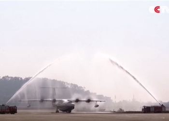 Протестировали в небе, теперь надо на воде. В Китае испытывают самолет-амфибию