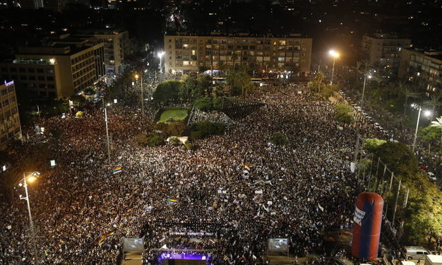 Нетаньяху назвал закон о еврейском государстве “не вредным” для меньшинств после 50-тысячного протеста в Тель-Авиве