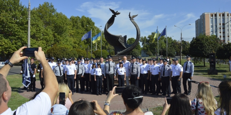 «Пример для подражания»: в Николаеве 27 полицейских приняли присягу