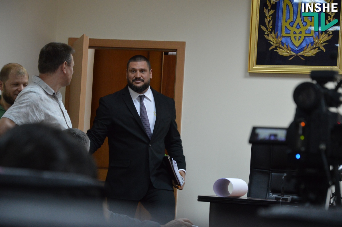 Савченко выполнит решение сессии и отчитается о своей работе, но в конце года: Я буду новатором