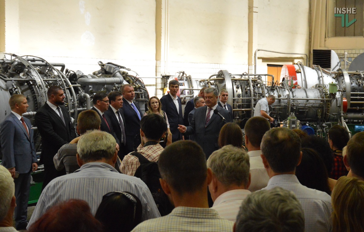 В Николаеве Порошенко принял участие в испытаниях нового двигателя
