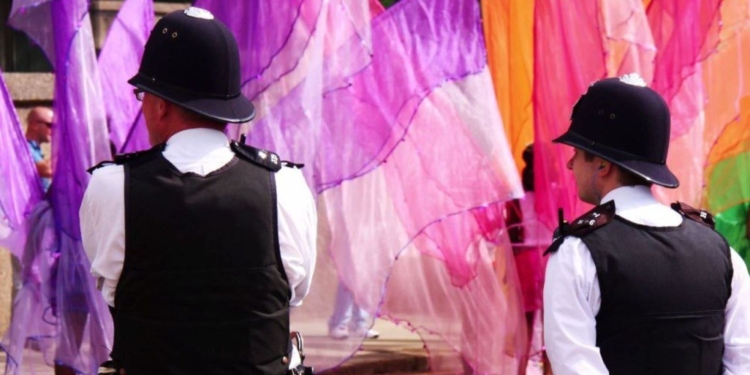 Погуляли. В Лондоне на карнавале полиция задержала 370 человек