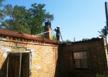 На Николаевщине спасатели ликвидировали пожар жилого дома