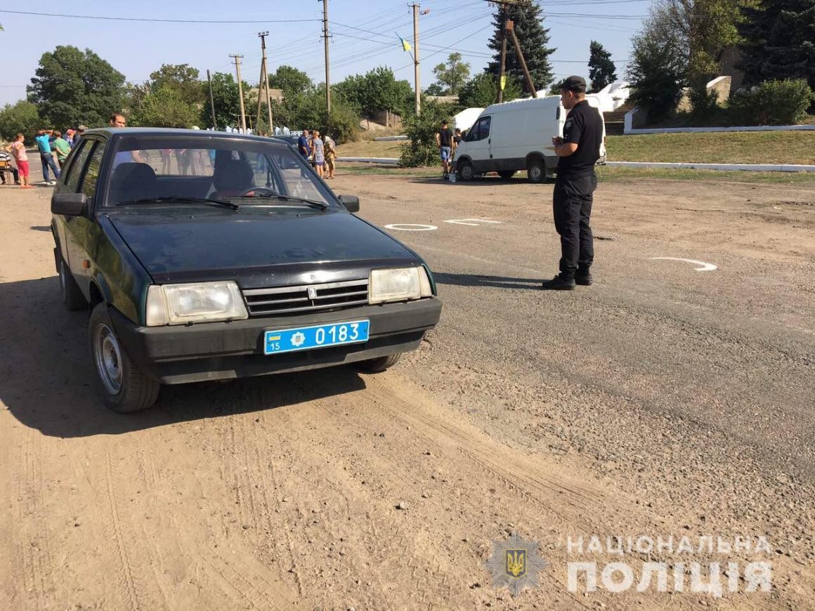 В Веселиновском районе местные жители перекрыли трассу, требуя ремонта дороги и отстаивая школу 2