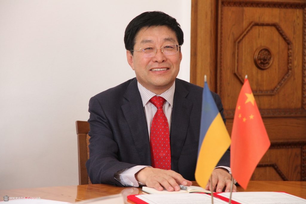 «Можем начать с области образования и науки» - Николаев подписал письмо о намерениях сотрудничать с китайским городом Вэйхай 3
