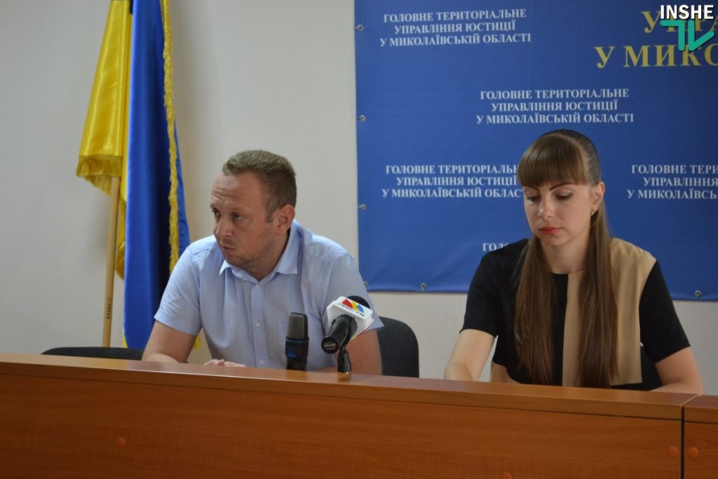 Испугавшись запрета на выезд за границу, двое неплательщиков алиментов на Николаевщине заплатили более чем 500 тысяч гривен каждый 1