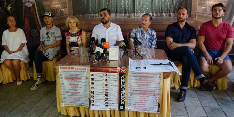 В николаевском русдраме провели презентацию нового сезона и показали, что отремонтировали внутри здания