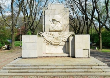 В Варшаве до конца года демонтируют памятник Благодарности советским солдатам