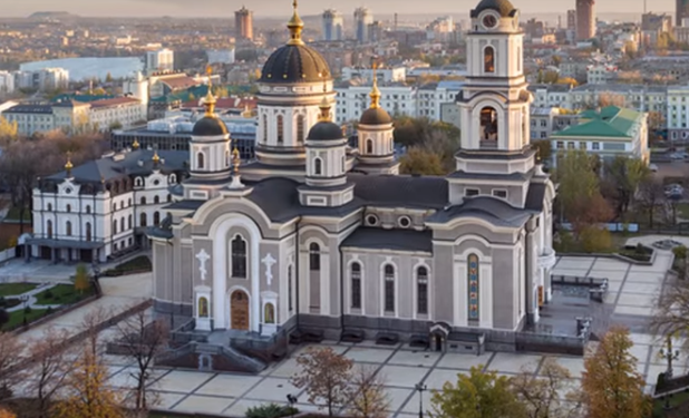 “Скоро наш флаг снова будет развеваться в украинском Донецке!” – Порошенко поздравил донетчан с днем города