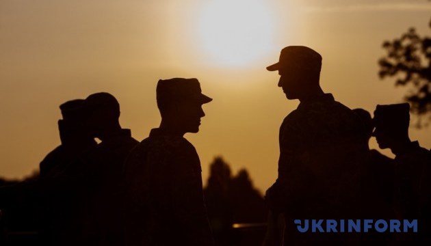 За сутки в зоне ООС ранены трое украинских военных 1
