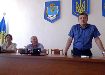 Новобугский горсовет заказал снос аварийных деревьев, но скрыл их количество