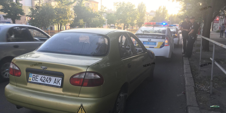 Возле Центрального рынка на пешеходном переходе автомобиль сбил женщину